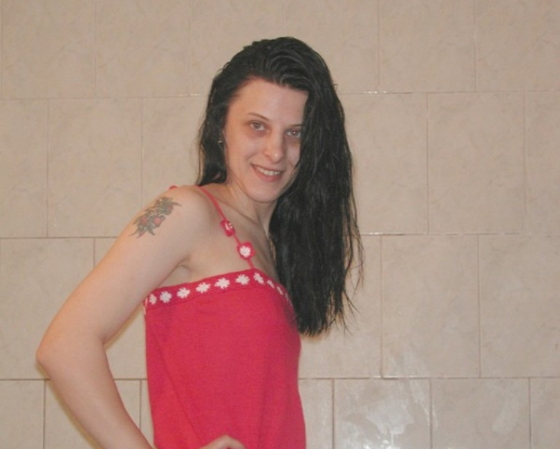 Kleine Titten! Sexbilder einer br�netten Sch�nheit